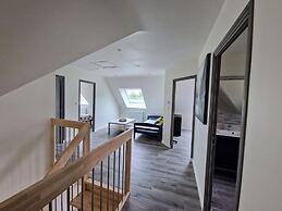 Spacious House Near Pink Granite Coast