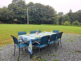 Spacious House Near Pink Granite Coast