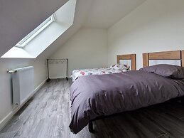 Spacious House Near Pink Granite Coast