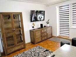 Large Holiday Apartment With a Garden in Stepnica