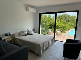 Attractive House With Private Pool, Solenzara