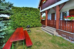 Holiday Home With Private Garden, Wicie
