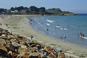 Holiday Home With sea View, Plougasnou