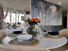 A Comfortable Apartment With a Swimming Pool and Sauna in Dziwnow for 