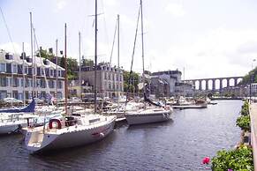 Charming Holiday Home Near the Beach, Locquemeau