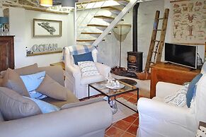 Charming Holiday Home Near the Beach, Locquemeau