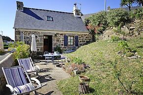 Charming Holiday Home Near the Beach, Locquemeau