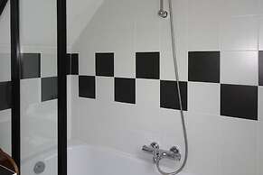 Charming Holiday Home Near the Beach, Locquemeau