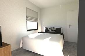 Apartment Lug With Pool for six Person