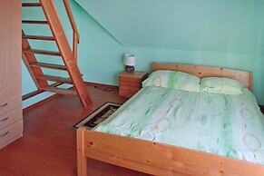 Beautiful Apartment Only 300m From the Lake, Bogdany