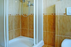 Beautiful Apartment Only 300m From the Lake, Bogdany