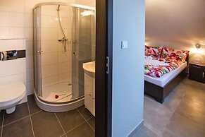 Comfortable Apartment, Pool, Sauna, Jacuzzi