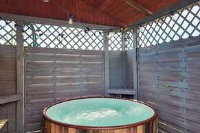 Comfortable Apartment, Pool, Sauna, Jacuzzi