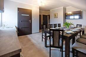 Comfortable Apartment, 5 Bedrooms, Summer Pool