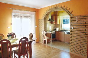 Holiday Home for 10 People, Close to the Lake