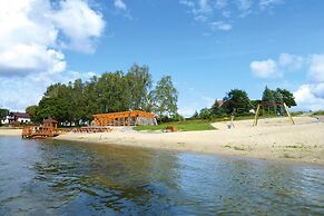 Holiday Home for 10 People, Close to the Lake