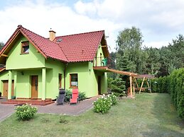 Holiday Home for 10 People, Close to the Lake