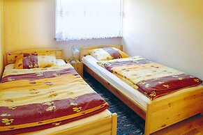 Holiday Home for 10 People, Close to the Lake