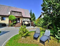 Large Holiday Home With Garden, Kolobrzeg