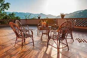 Holiday Home in Sicily With Pool & Views