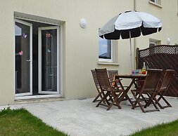 Comfortable Semi-detached House With Terrace