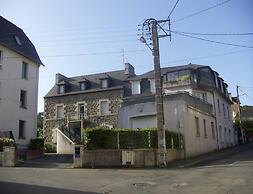 Comfortable Semi-detached House With Terrace