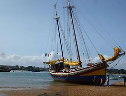 Comfortable Semi-detached House With Terrace