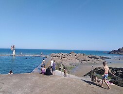 Comfortable Semi-detached House With Terrace