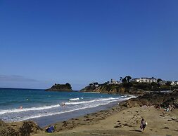 Comfortable Semi-detached House With Terrace