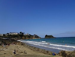 Comfortable Semi-detached House With Terrace