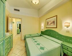 Residence With Pool in Sos Alinos