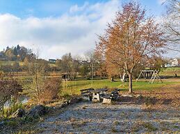 Apartment in Neuschonau at 300 m From the Lake