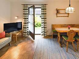 Apartment in Neuschonau at 300 m From the Lake
