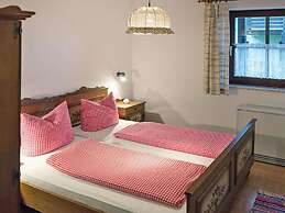 Apartment in Neuschonau at 300 m From the Lake