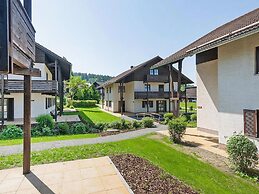 Apartment in Neuschonau at 300 m From the Lake