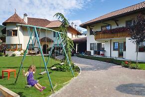 Apartment in Naz-sciaves With Garden