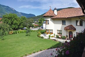 Apartment in Naz-sciaves With Garden