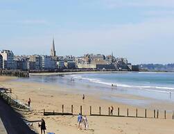 Nice Holiday Home Near the Beach