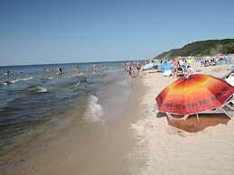 Big Holiday Home in a Quiet Location in Kolczewo