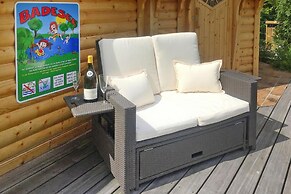 Apartment in Rehm-flehde-bargen mit Einem Gemeinsamen Pool