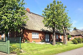 Apartment in Rehm-flehde-bargen mit Einem Gemeinsamen Pool