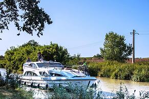 Terraced House in the Domaine Les Tamaris et Les Portes du Soleil, Por