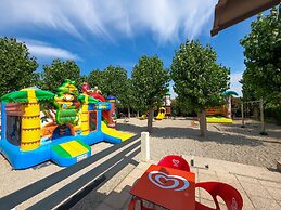 Terraced House in the Domaine Les Tamaris et Les Portes du Soleil, Por