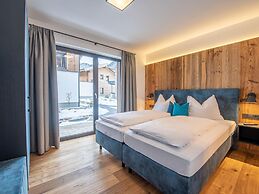 The Village - Chalet Farmhouse