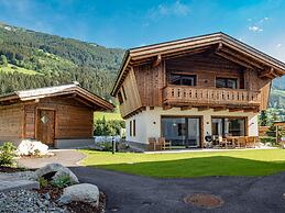 The Village - Chalet Farmhouse