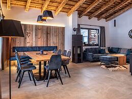 The Village - Chalet Farmhouse