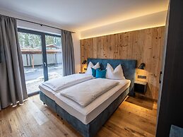 The Village - Chalet Farmhouse