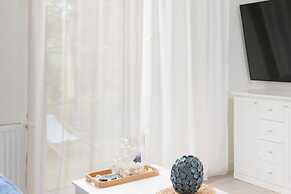 A Comfortable Apartment With a Garden for 2 People, Pobierowo