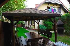 Apartment in Rowy With a Garden