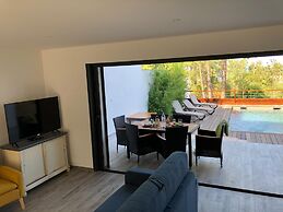 Townhouse With Private Pool